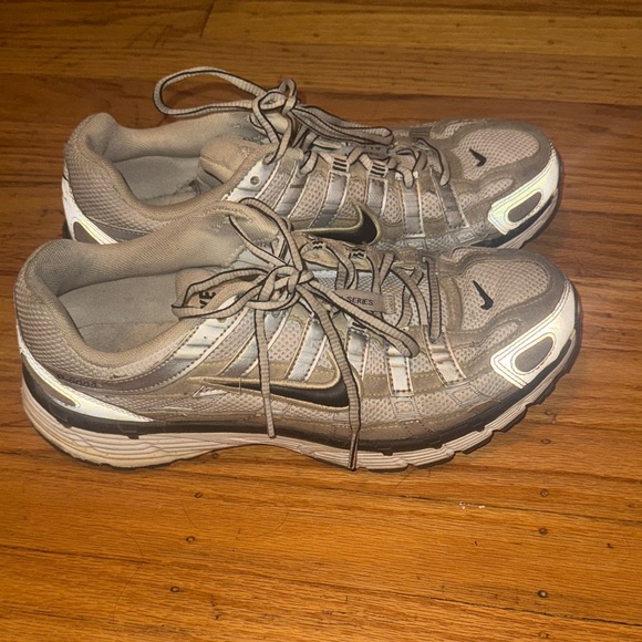 Nike Gray Running Sneakers - Picture 3 of 6
